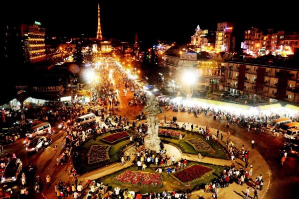 Chợ đêm Đà Lạt – một trong những nơi đi chơi đêm khuya lý tưởng